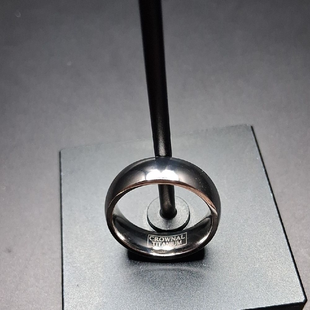 Crownal Titamium Silver Ring 6mm Size 5.5 New